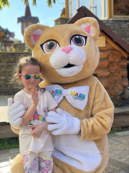 «ШАЯН ТВ» шәһәрнең күп кенә чараларында балаларны бәйрәм белән котлады