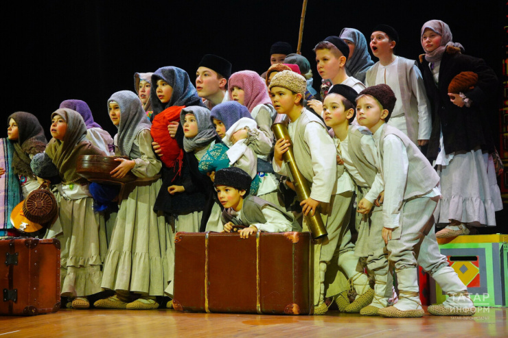 «Мәкәрҗәдә театр»