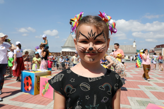 Үзе бер бәхет