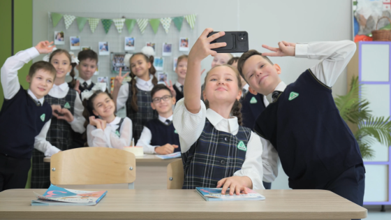 Премьера: «Туган көн безгә шатлык китерә» җырына клип!