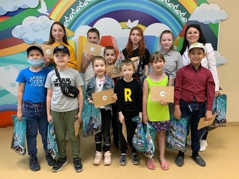 Яшь дусларыбыз!